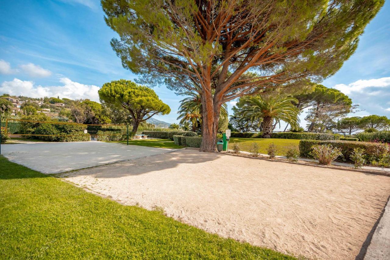 Residence Pierre & Vacances L'Anse De Pramousquier Le Lavandou Eksteriør billede