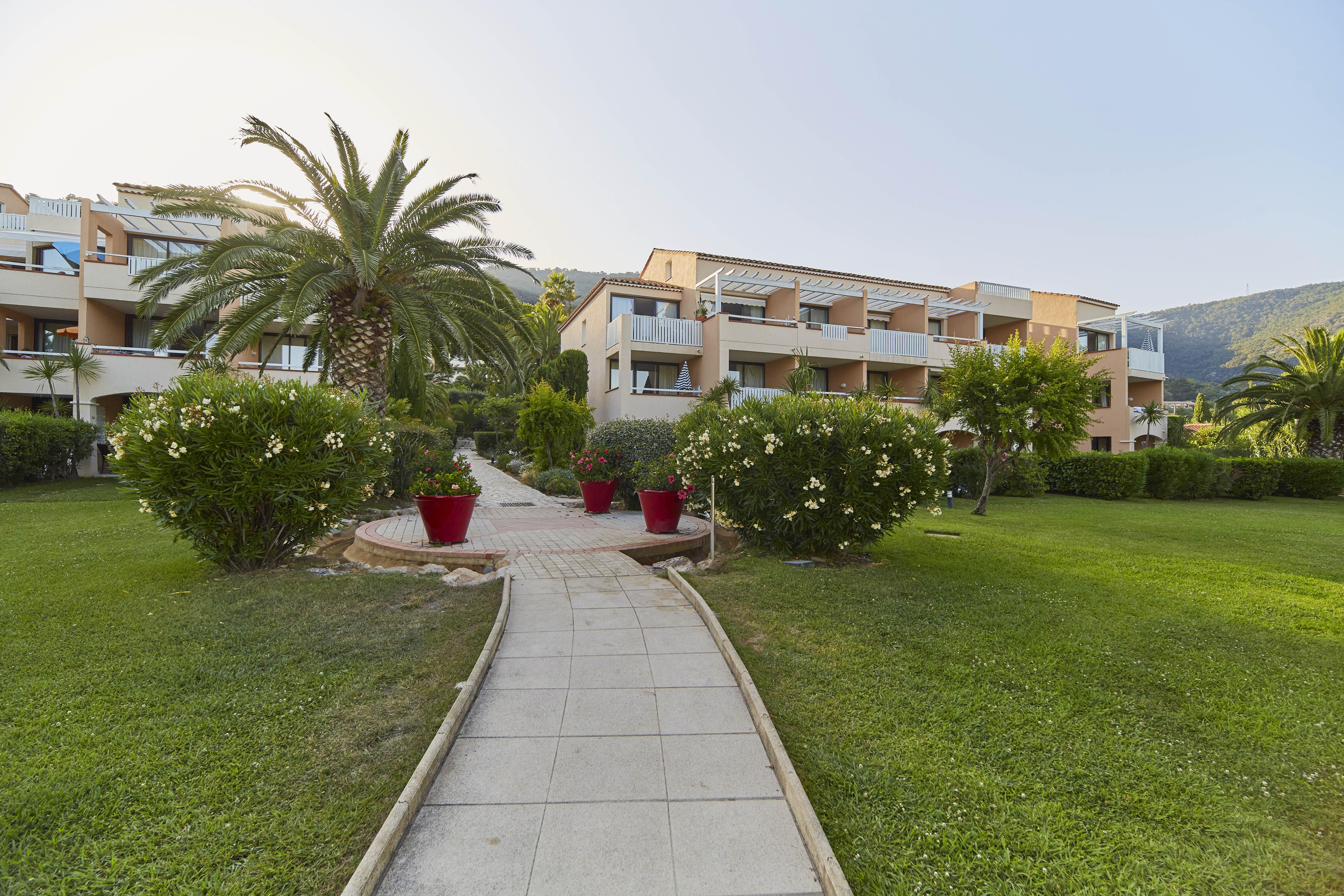 Residence Pierre & Vacances L'Anse De Pramousquier Le Lavandou Eksteriør billede