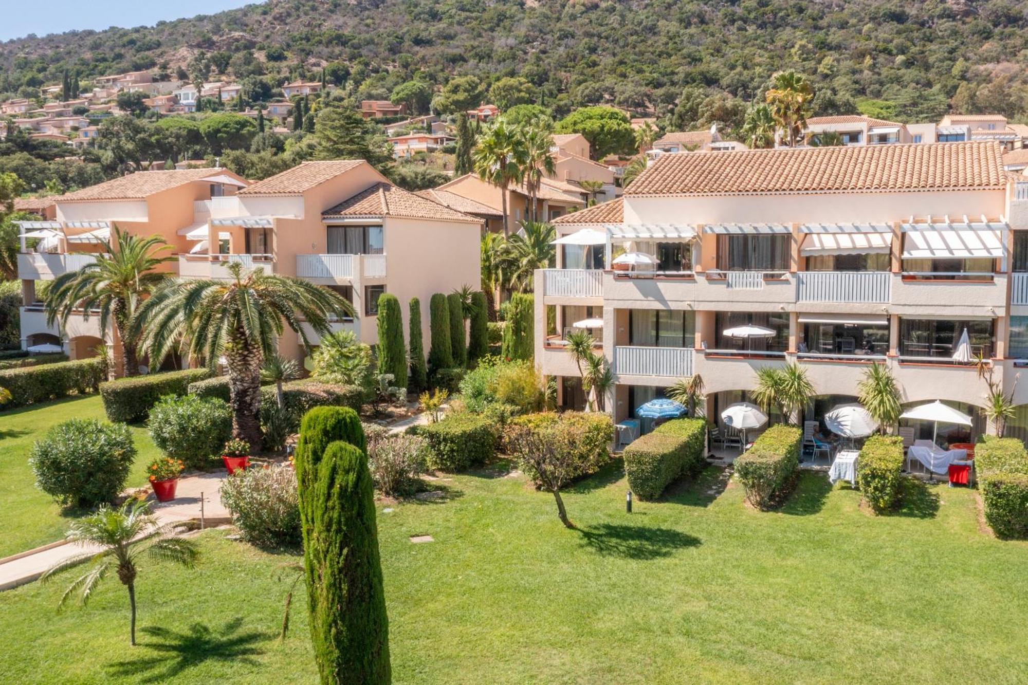Residence Pierre & Vacances L'Anse De Pramousquier Le Lavandou Eksteriør billede