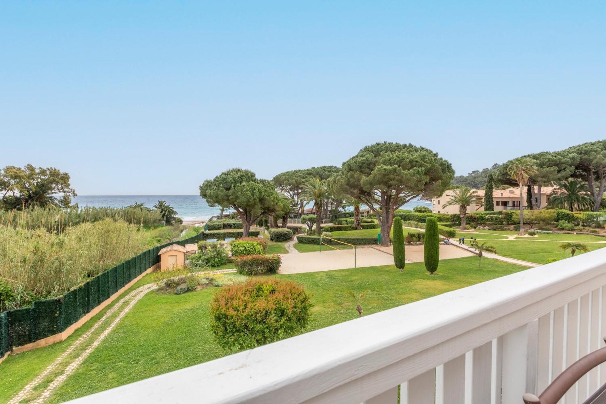 Residence Pierre & Vacances L'Anse De Pramousquier Le Lavandou Eksteriør billede